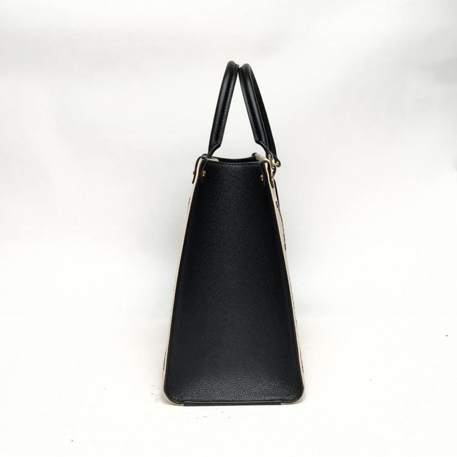 LOUIS VUITTON 拼色牛皮金扣晶片Onthego中號刺繡壓紋軟粒面肩背包-1
