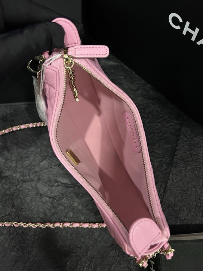 香奈兒/Chanel 23P粉色金扣羊皮大號月牙包-6