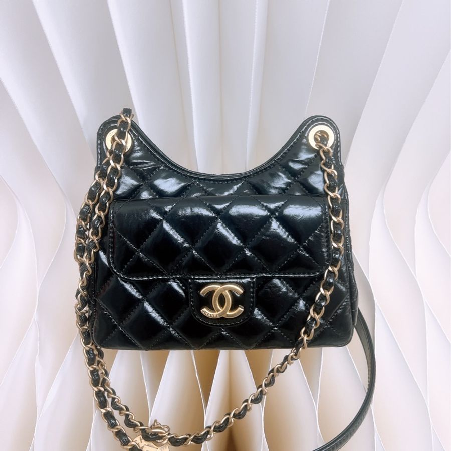 Chanel 黑色油蠟皮天貓精靈-0