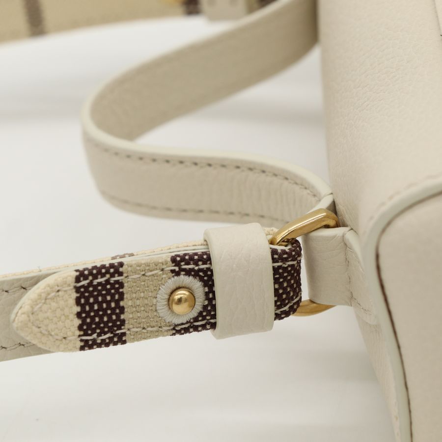 Burberry Bloomsbury 米白 粒面 牛皮 化妝包 斜背包-11