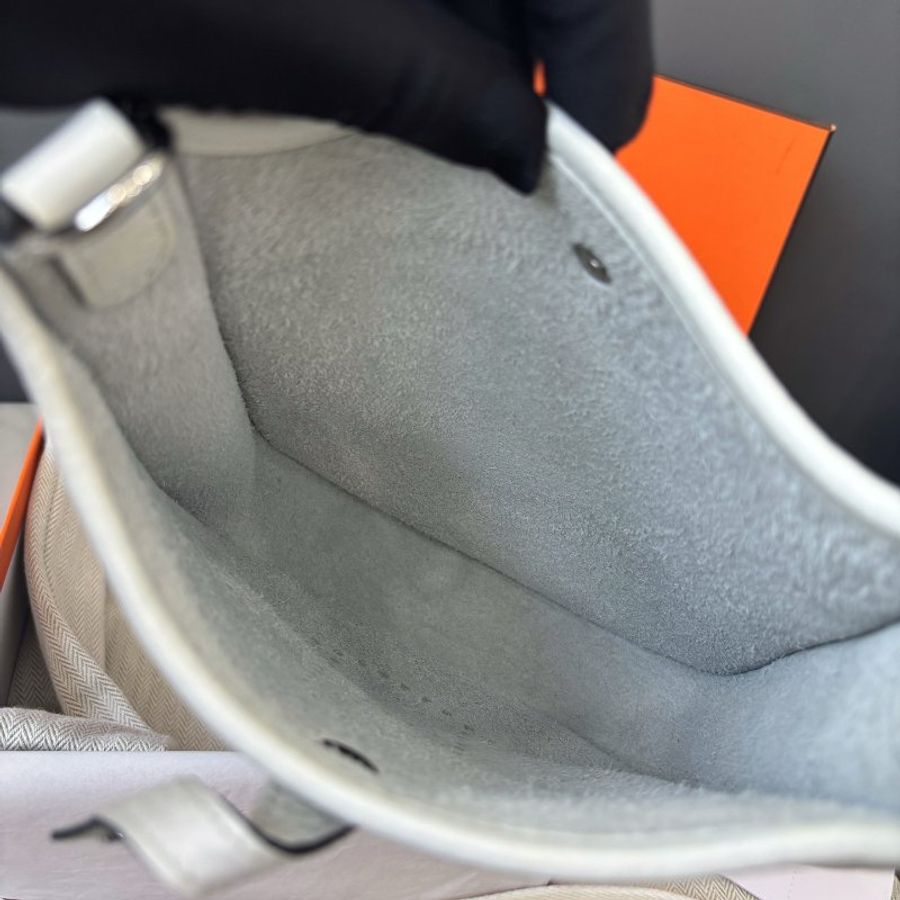 近新品 愛馬仕Hermes Evelyne Mini 白色銀扣肩背斜背包-9