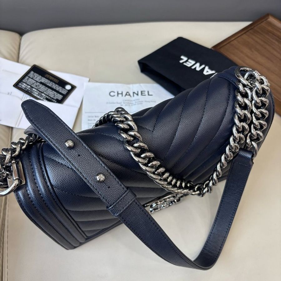 香奈兒/Chanel 深藍色V紋Leboy中號 荔枝紋牛皮鏈條包-4