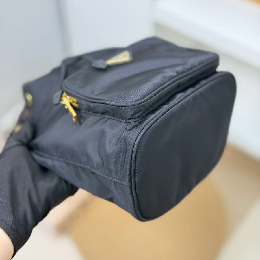 (稀有補貨🫶🏻🫶🏻)🏷️Prada 普拉達.Duet Re-Nylon 小水桶-4