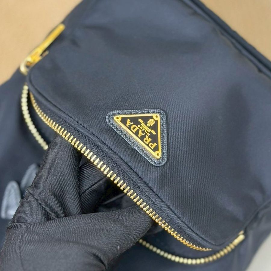 (稀有補貨🫶🏻🫶🏻)🏷️Prada 普拉達.Duet Re-Nylon 小水桶-13