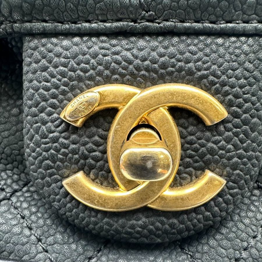 【美收精品】CHANEL 黑色荔枝紋牛皮化妝包 C-766【隔月月中將轉賣至日本 上架期限30天】-13