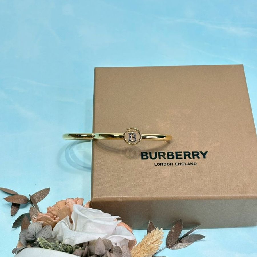BURBERRY TB金色硬環手環-1