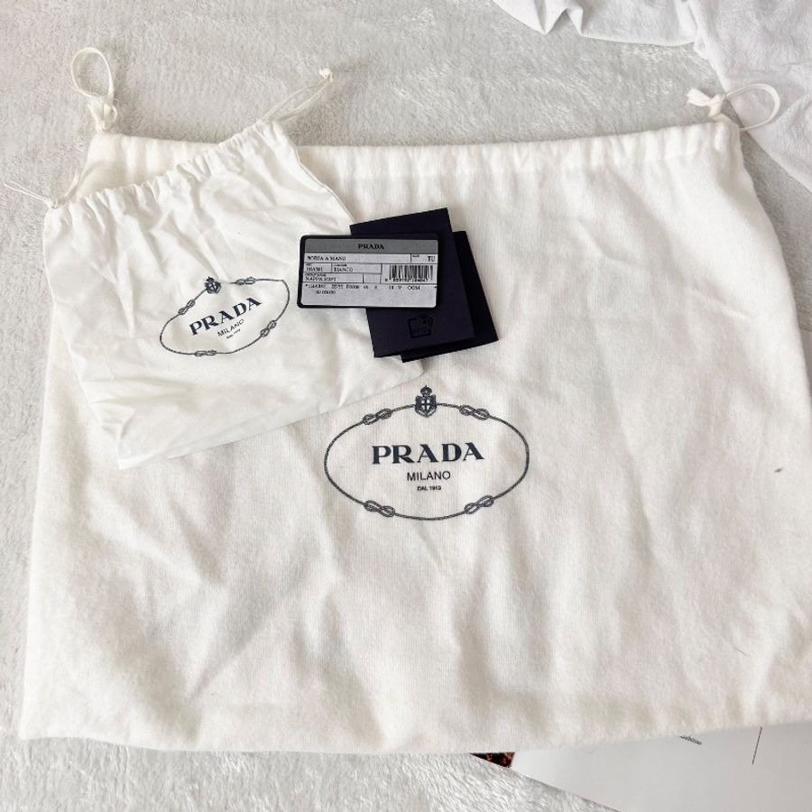 Prada Moon 軟墊納帕軟皮手袋 月亮包 Re-Edition 2010年-34