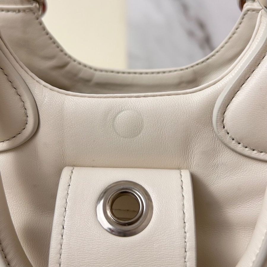 Prada Moon 軟墊納帕軟皮手袋 月亮包 Re-Edition 2010年-37