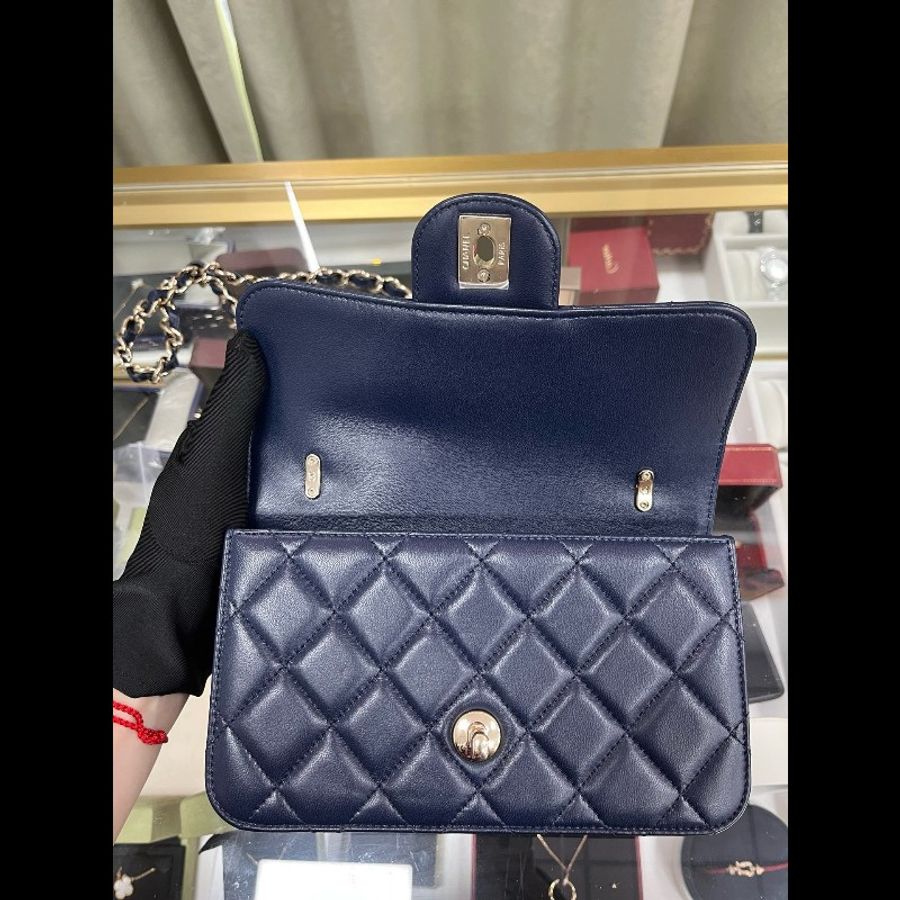Chanel classic flap mini-6