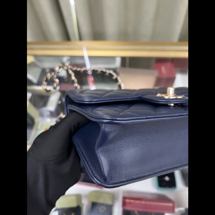 Chanel classic flap mini-11