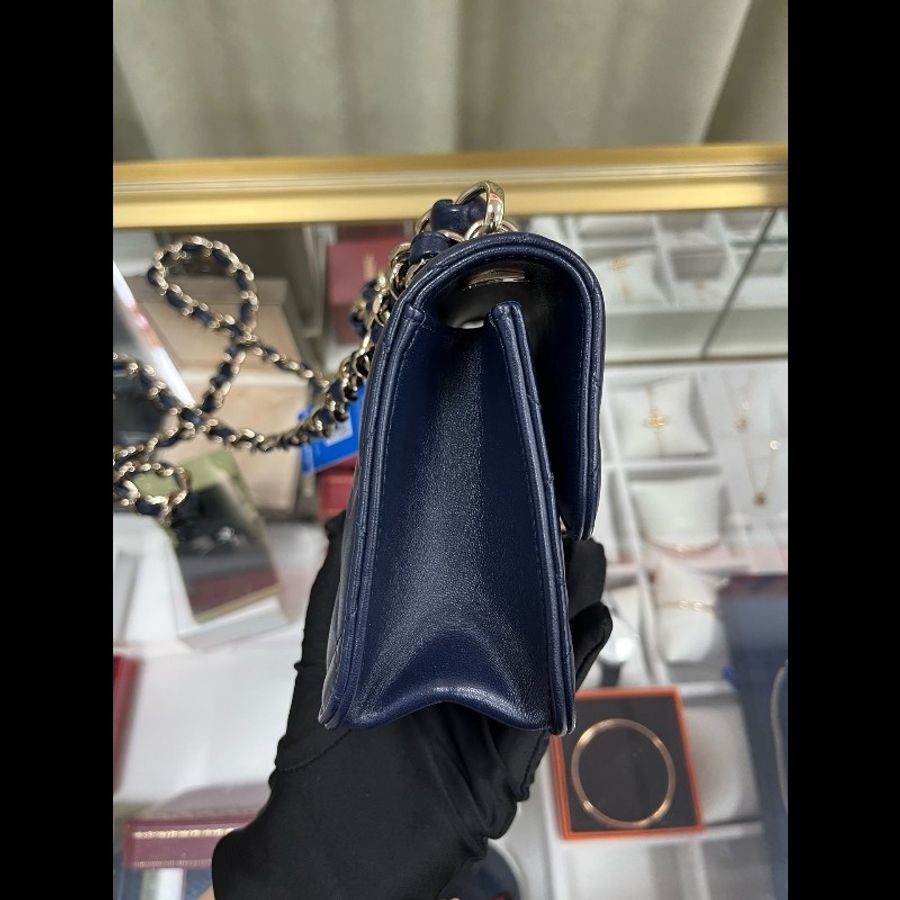 Chanel classic flap mini-16