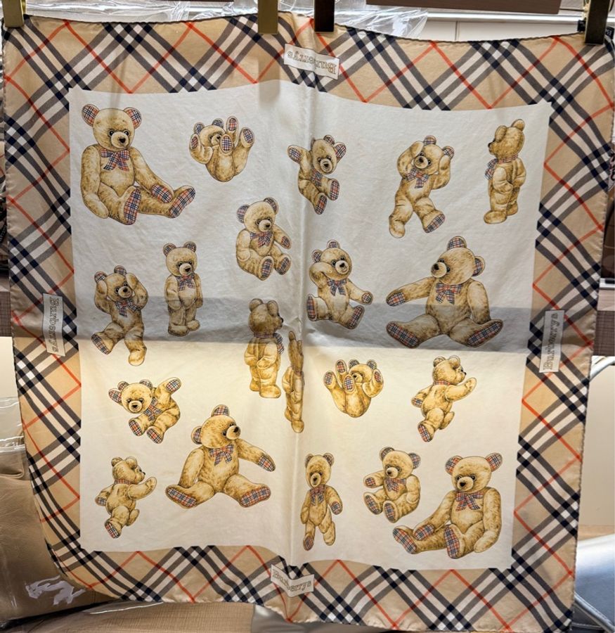 Burberrys 100% Silk 絲巾-5