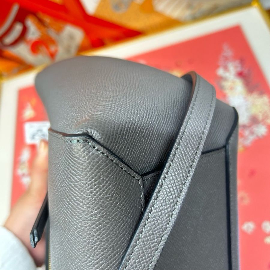 Celine 賽琳 鯰魚 灰色 缺肩帶-2