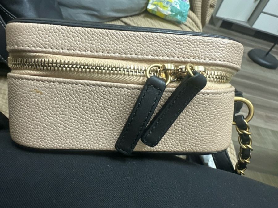 經典優雅 Chanel Filigree Vanity Case 荔枝皮化妝包/手提肩背包(附保卡、防塵袋)-4