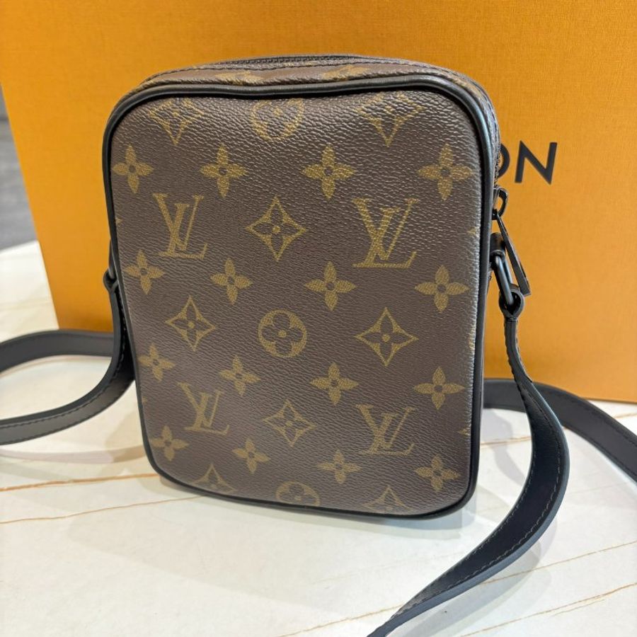 *SHIHNA名牌精品*LV M69404 Christopher 斜背隨身包-8