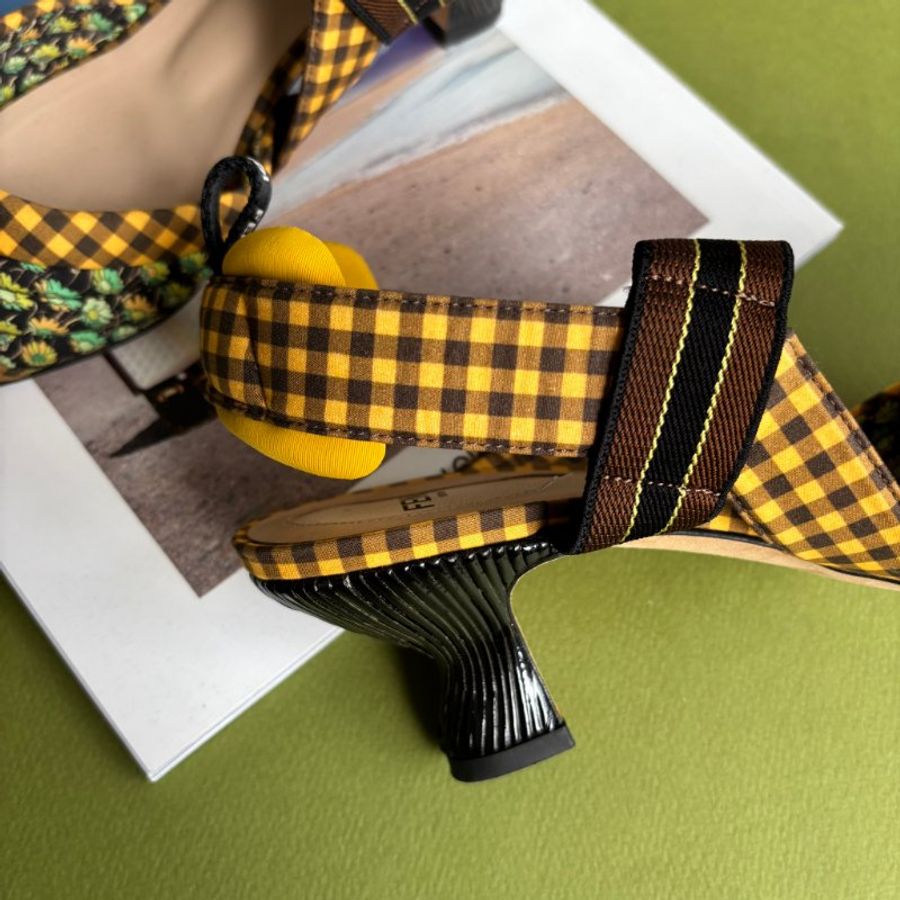 ::Fendi:: 超可愛拼色花朵格紋尖頭跟鞋 38號 Multicolor Fabric Colibri Pointed Toe Slingback Pumps Size 38-11
