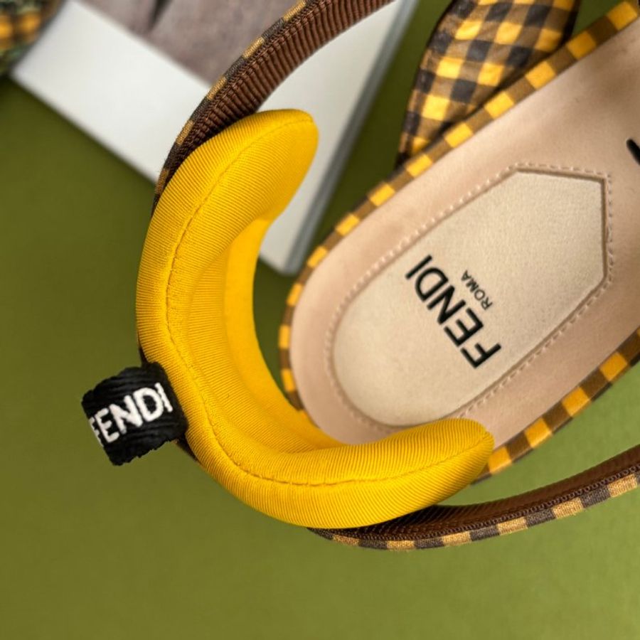 ::Fendi:: 超可愛拼色花朵格紋尖頭跟鞋 38號 Multicolor Fabric Colibri Pointed Toe Slingback Pumps Size 38-17