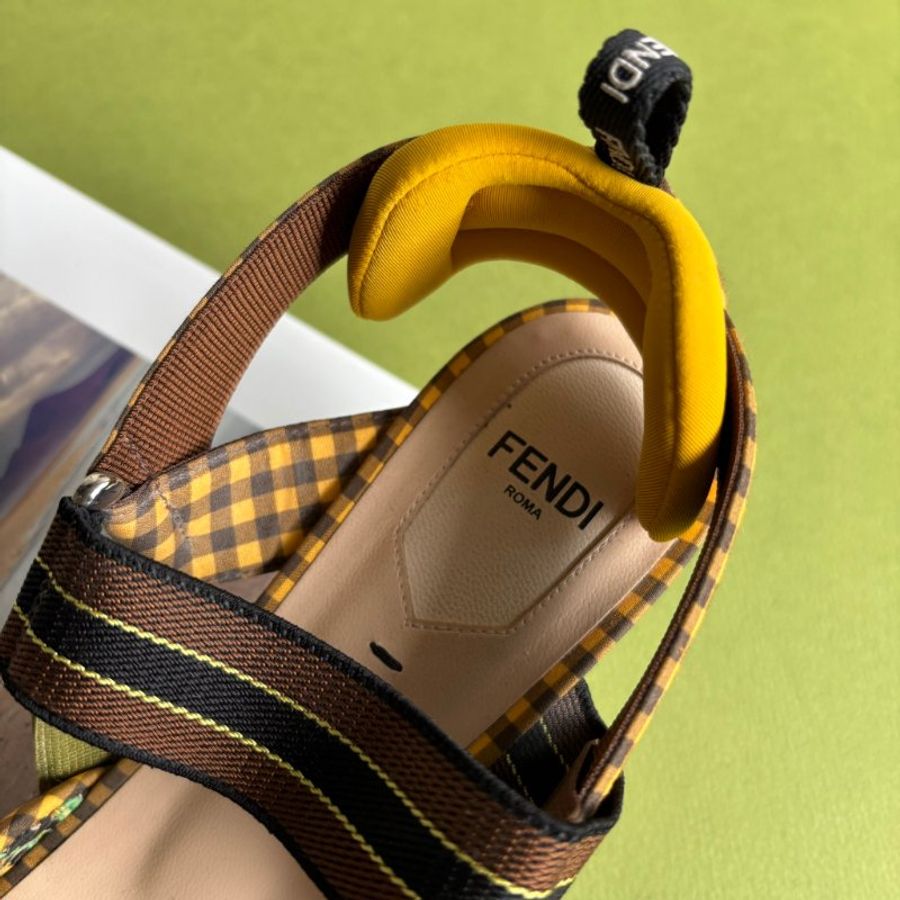 ::Fendi:: 超可愛拼色花朵格紋尖頭跟鞋 38號 Multicolor Fabric Colibri Pointed Toe Slingback Pumps Size 38-24