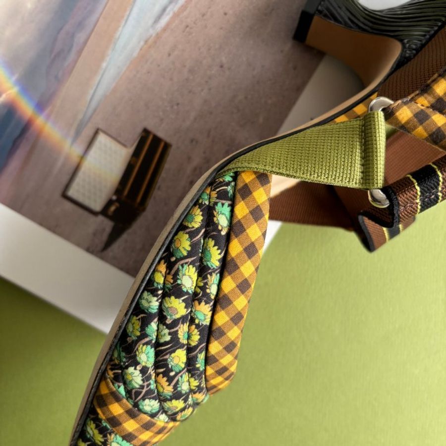 ::Fendi:: 超可愛拼色花朵格紋尖頭跟鞋 38號 Multicolor Fabric Colibri Pointed Toe Slingback Pumps Size 38-31