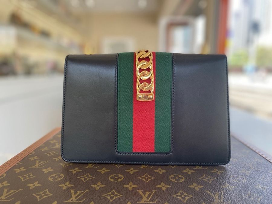 Gucci 古馳 Sylvie 塞爾維亞手提單肩包 黑色中號 配件:雙肩帶 防塵袋 購證 尺寸:26*16cm 。-1
