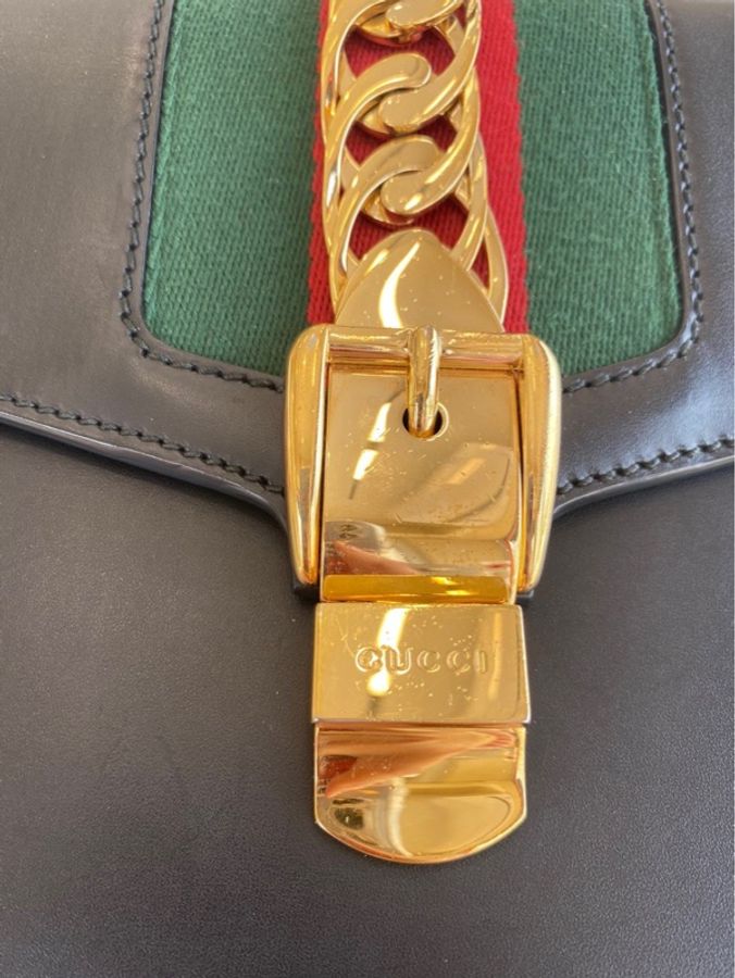 Gucci 古馳 Sylvie 塞爾維亞手提單肩包 黑色中號 配件:雙肩帶 防塵袋 購證 尺寸:26*16cm 。-4