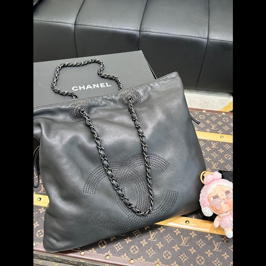 Chanel香奈兒黑銀羊皮Tote包,So Black全黑五金-1