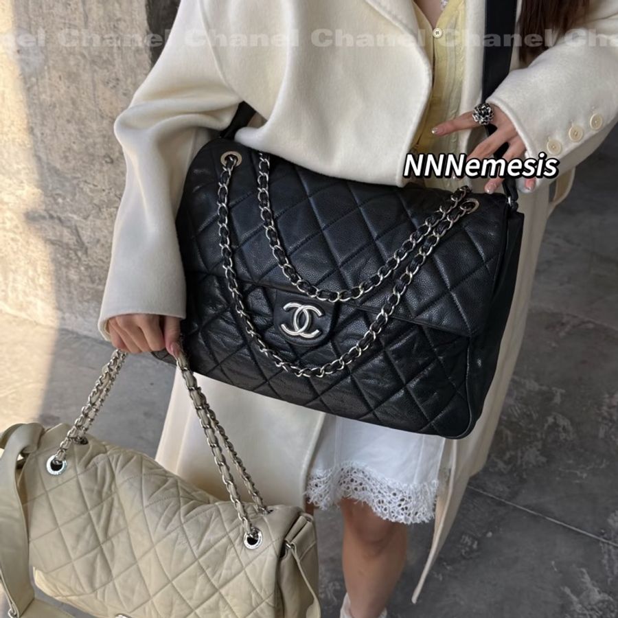 Chanel • 經典黑銀寬肩帶荔枝牛皮機場包 Maxi 井柏然同款-2
