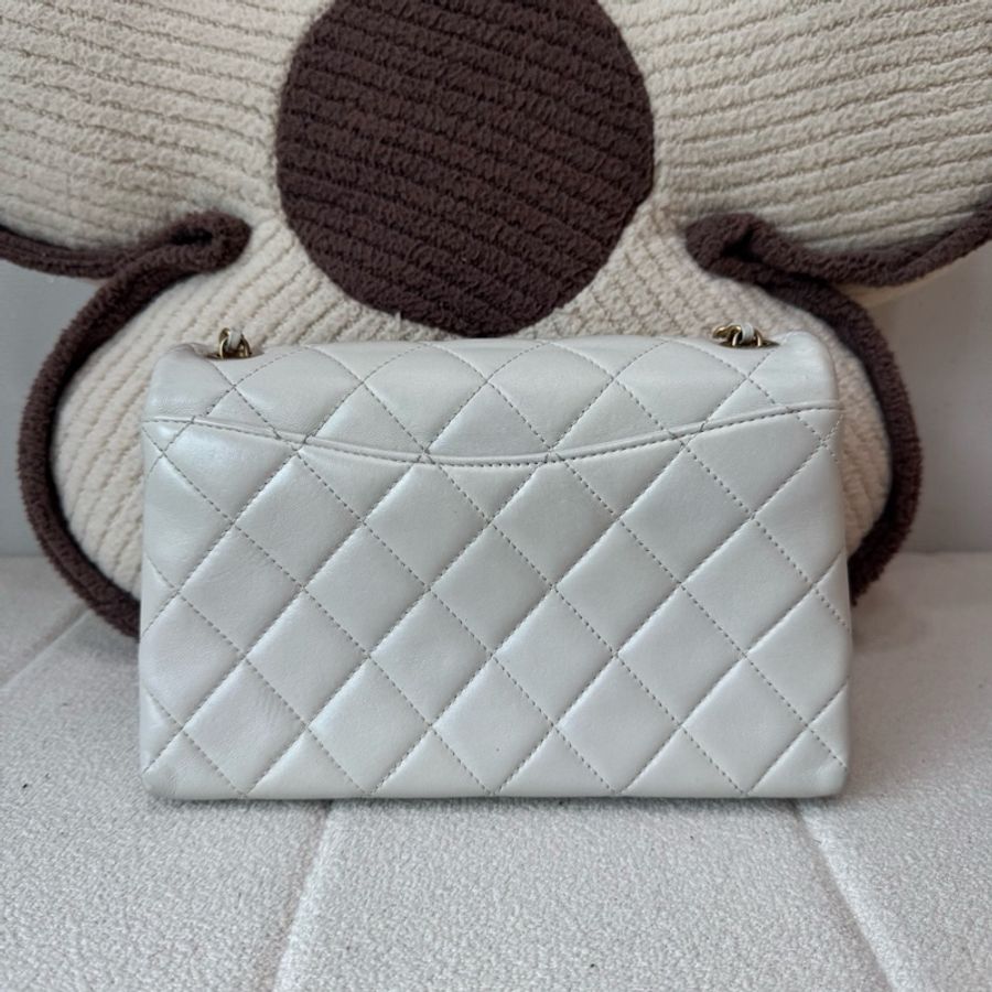 Chanel • 24a 白金琺瑯調節釦方胖子 芯片款✨-3