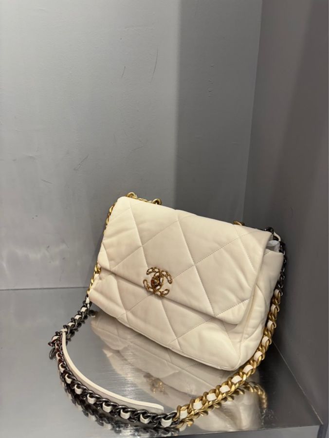 Chanel 19 Bag 中號 白金 口蓋包 |Classic Trend CT精品|台北東區實體-0