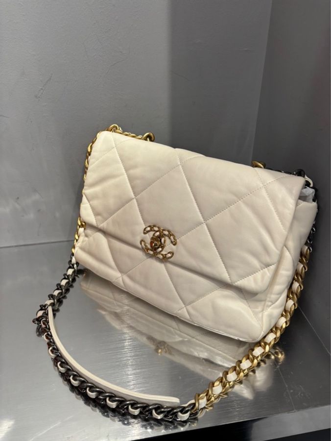 Chanel 19 Bag 中號 白金 口蓋包 |Classic Trend CT精品|台北東區實體-1