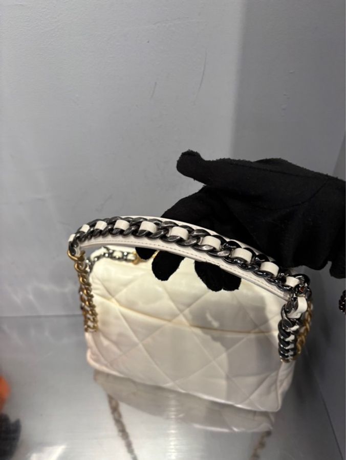 Chanel 19 Bag 中號 白金 口蓋包 |Classic Trend CT精品|台北東區實體-6