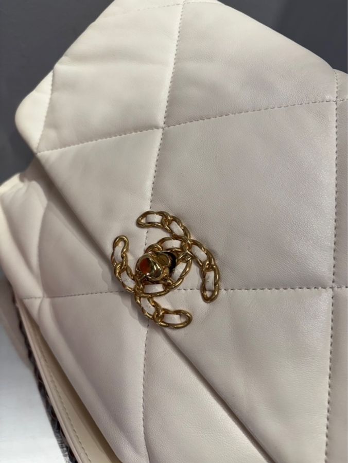 Chanel 19 Bag 中號 白金 口蓋包 |Classic Trend CT精品|台北東區實體-8