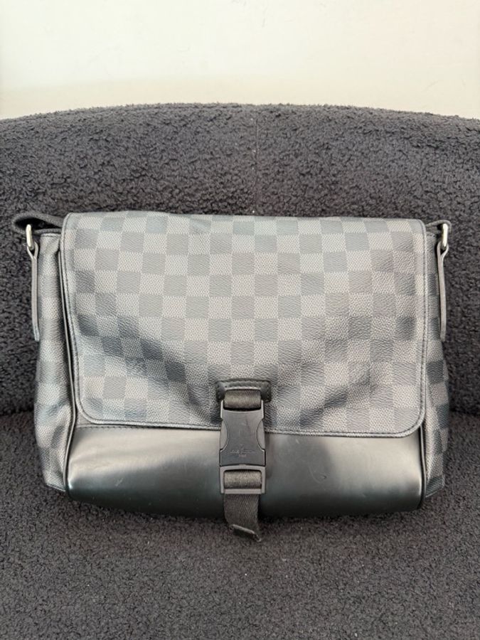 Louis Vuitton 路易威登 黑棋盤格翻蓋郵差包-0