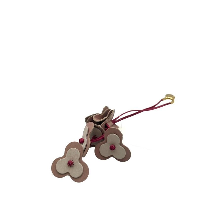 【美收精品】LOEWE 淺粉色真皮花卉包包掛飾 C-754【隔月月中將轉賣至日本 上架期限30天】-2