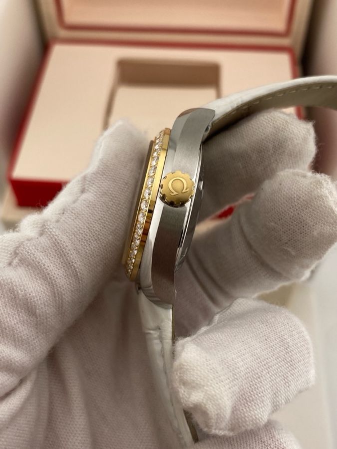 Omega/歐米茄 海馬系列231.28.34.20.55.004 滿鑽貝母盤自動機械腕表,表徑:34,25年保卡盒子-11