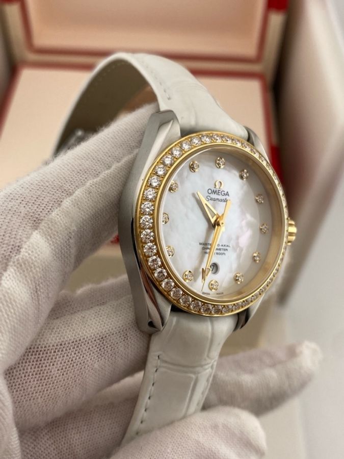 Omega/歐米茄 海馬系列231.28.34.20.55.004 滿鑽貝母盤自動機械腕表,表徑:34,25年保卡盒子-14