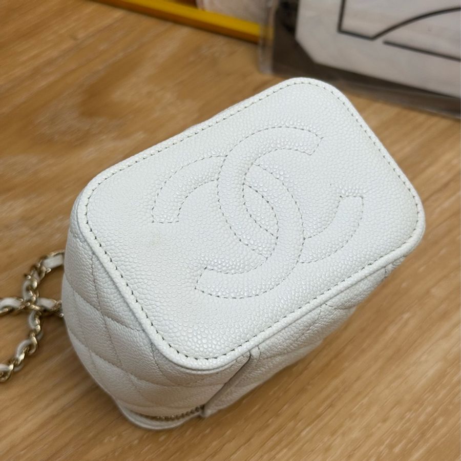 (膠膜未撕)Chanel Vanity 白色荔枝皮 金釦 鏈帶化妝盒包✨最新晶片款-6