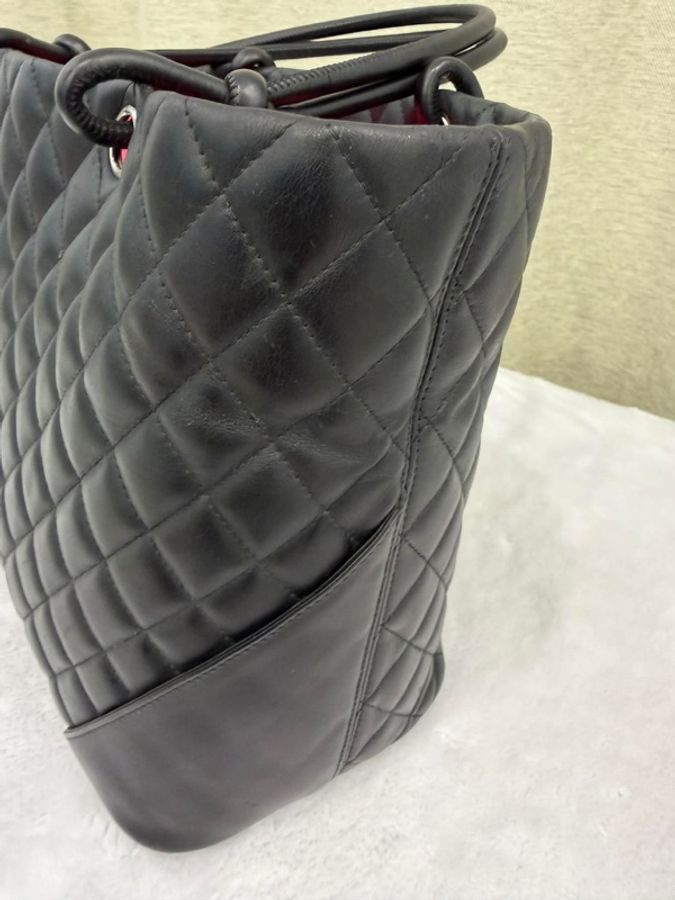CHANEL Cambon Tote 黑白CC菱格托特包-7
