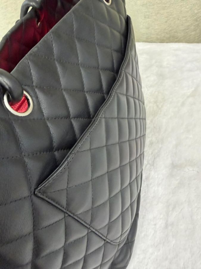 CHANEL Cambon Tote 黑白CC菱格托特包-12