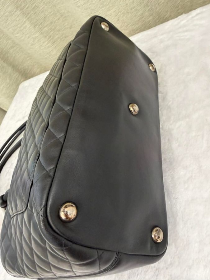 CHANEL Cambon Tote 黑白CC菱格托特包-14