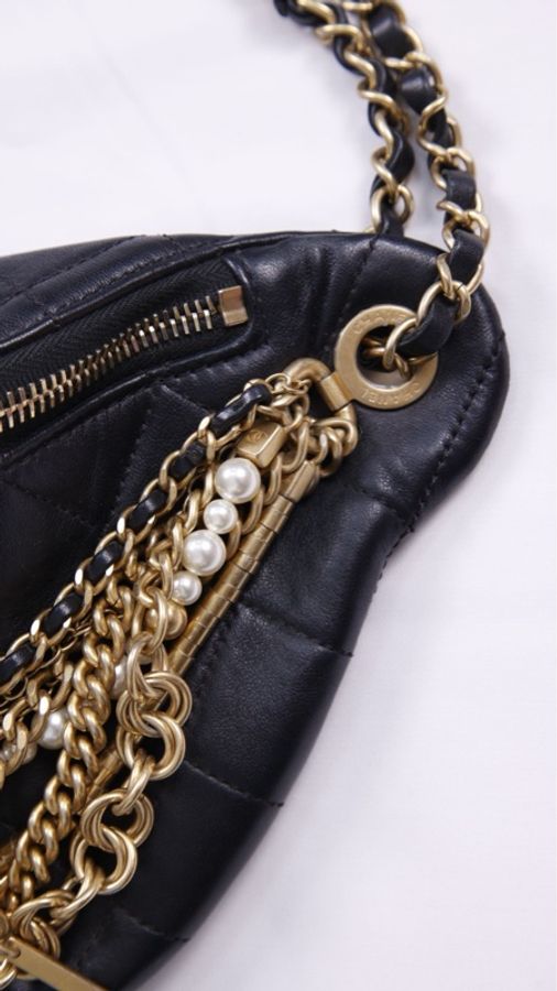 Chanel 19年埃及高级手工坊系列珍珠皮穿链腰包-31