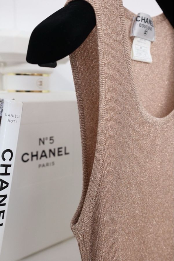 Chanel 96年橡皮粉琉璃扣四口袋外套长裙套装-18