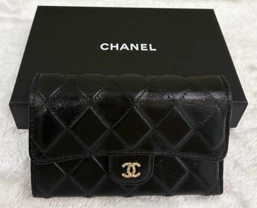 CHANEL 經典黑色小羊皮菱格三折短夾 金CC-1