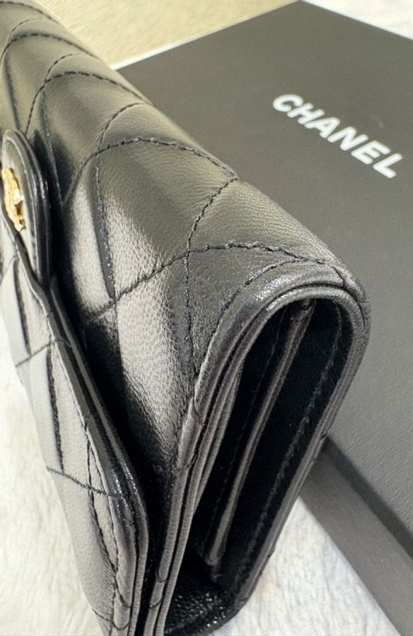 CHANEL 經典黑色小羊皮菱格三折短夾 金CC-5