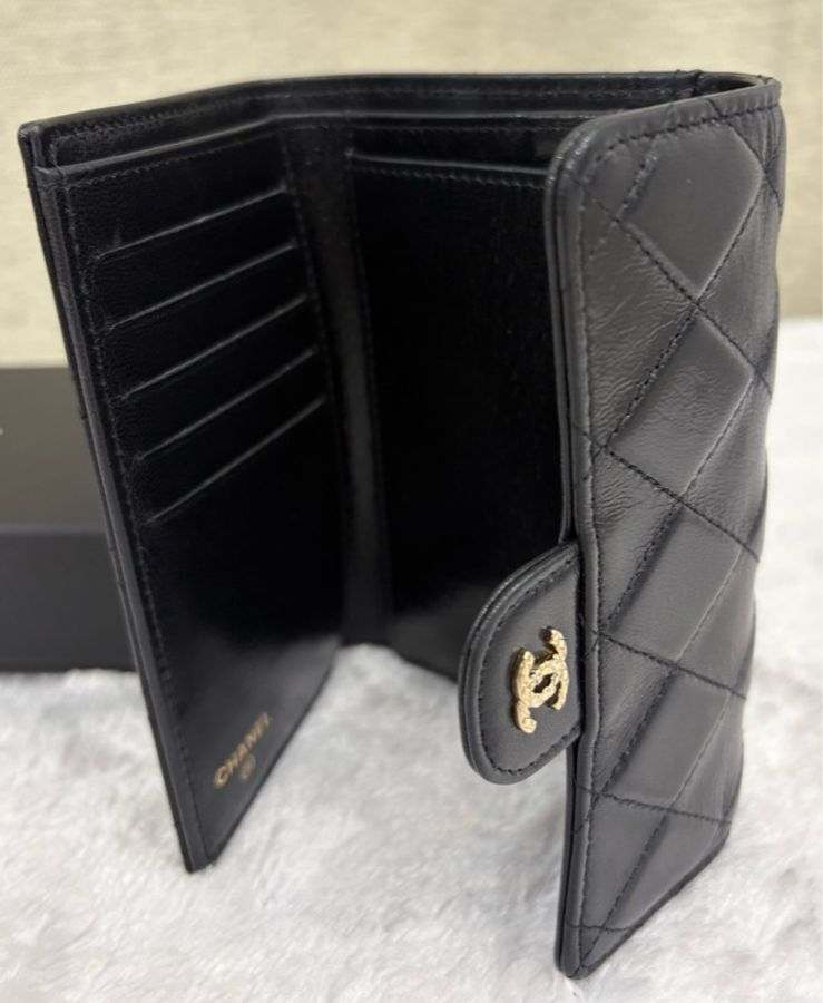 CHANEL 經典黑色小羊皮菱格三折短夾 金CC-11