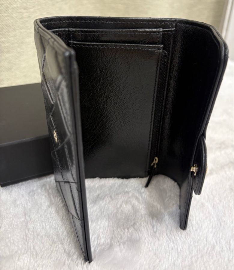 CHANEL 經典黑色小羊皮菱格三折短夾 金CC-12