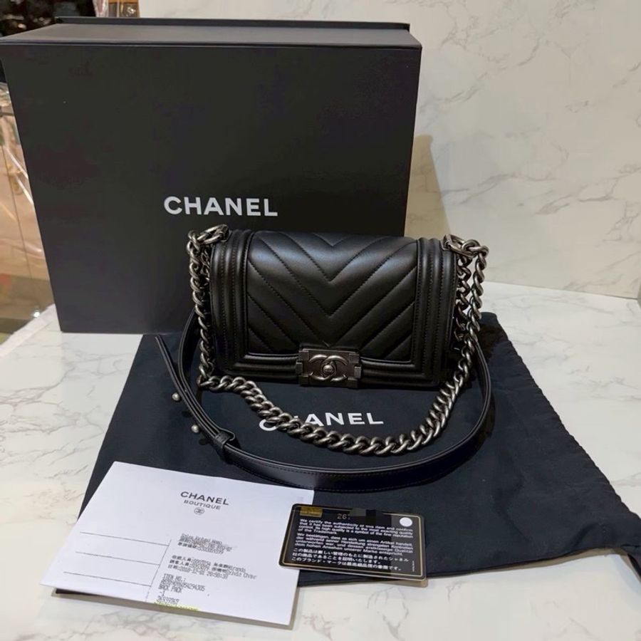 Chanel 香奈兒 boy 20 經典山形紋 26開 近9成5新-17