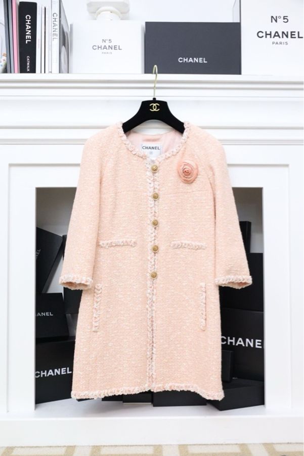 Chanel 07年粉色粗花呢山茶花七分袖四口袋外套-0