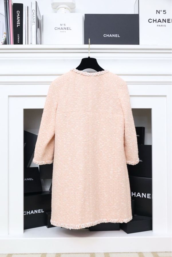 Chanel 07年粉色粗花呢山茶花七分袖四口袋外套-1