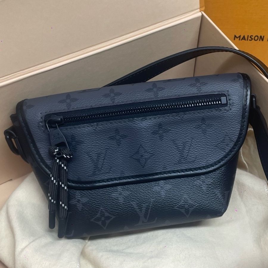 LV路易威登黑灰拼色郵差包-0